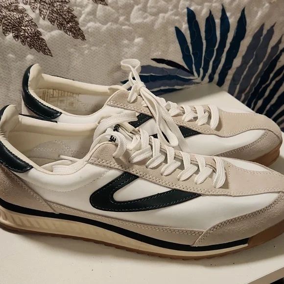 Tretorn Rawlins Vintage White and Green Lace-up Sneakers - Picture 2 of 5